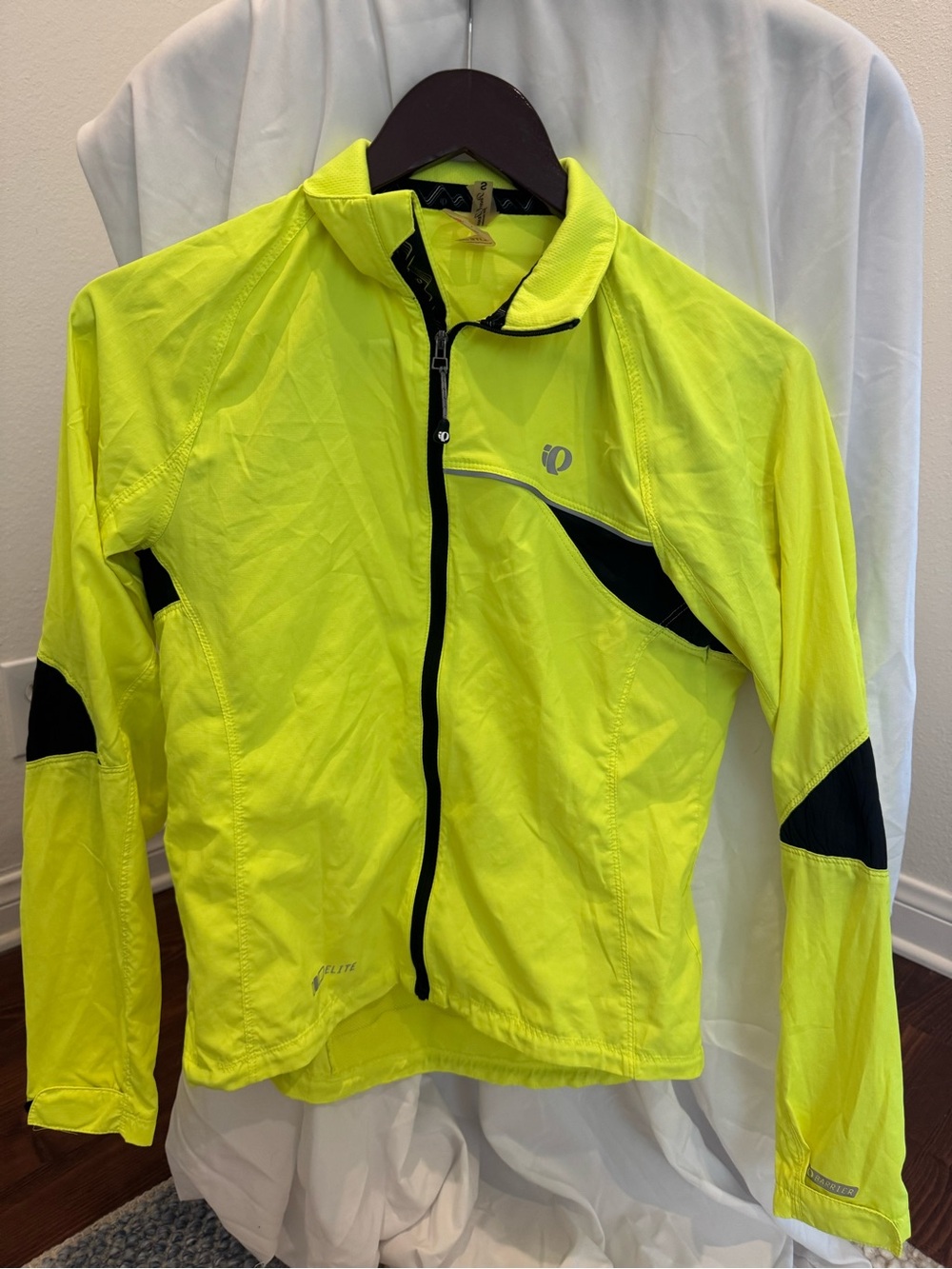 Pearl Izumi size S Women’s High-Visibility lightweight Jacket
